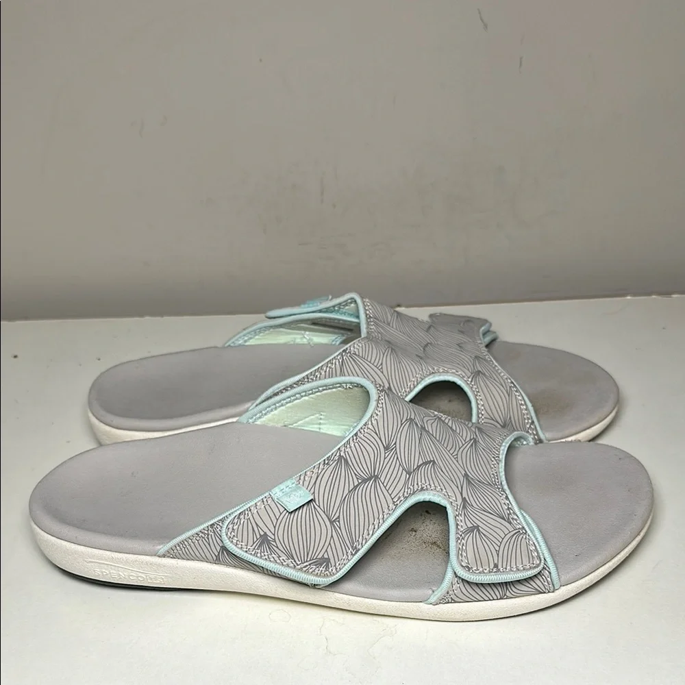 Spenco wave Gray and White Slide Sandals